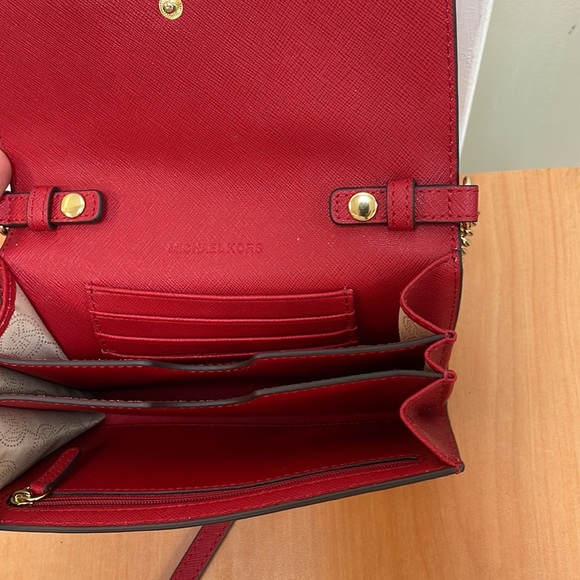 Michael Kors Jet Set Travel Leather Crossbody Bag!!🔥🔥🔥 - Picture 15 of 16